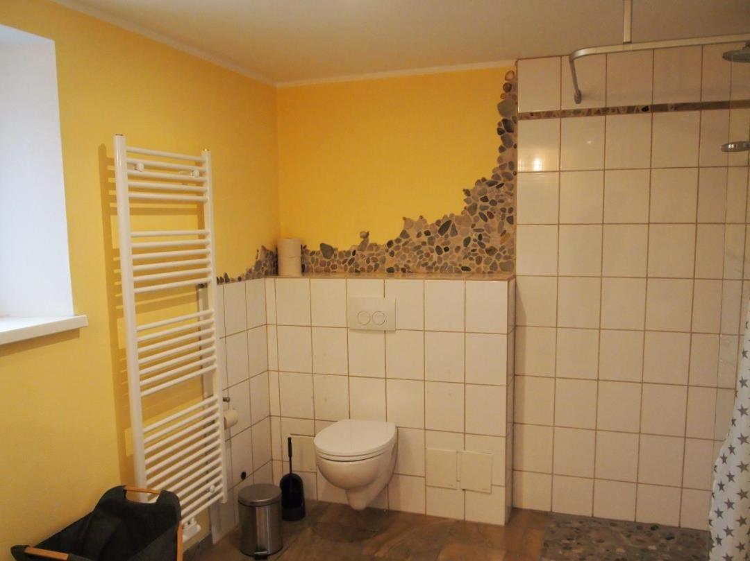 Neu Fewo Im Bauernhaus Mit Idyllischem Innenhof Und Naturgarten Mesekenhagen Dış mekan fotoğraf